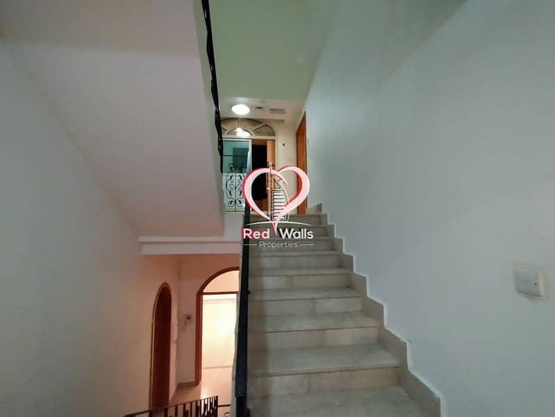 105 Private Villa 5 Bedrooms 2 Halls with Maid's Room and Driver's Room and 2 Parking