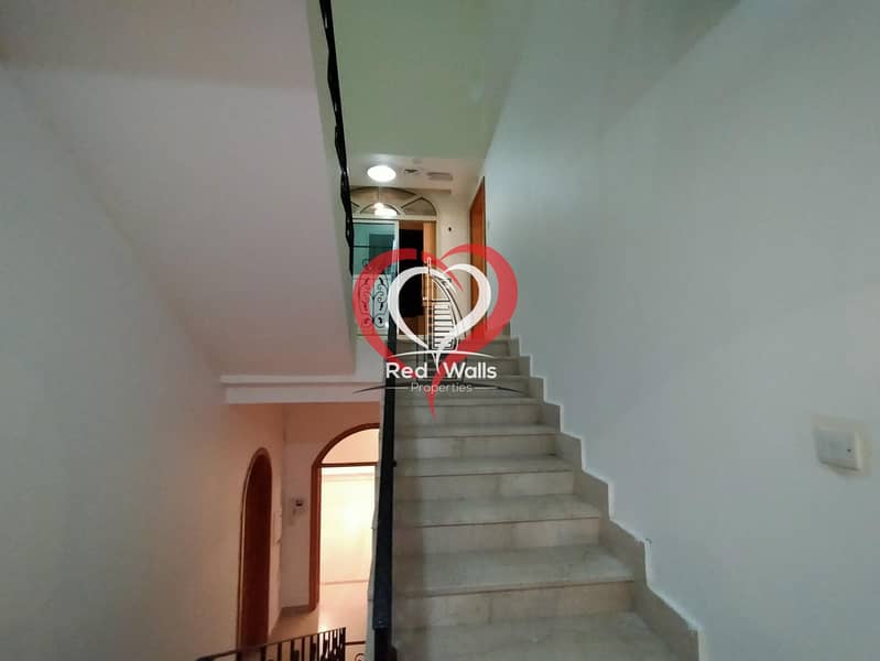 106 Private Villa 5 Bedrooms 2 Halls with Maid's Room and Driver's Room and 2 Parking