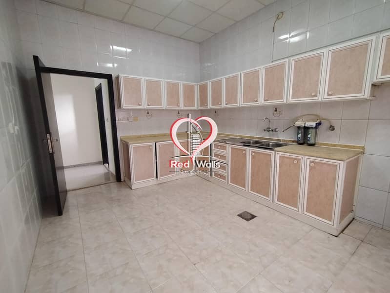 Attractive Discount Offer !! High End 7 Bedroom Hall Villa in Khalidiya