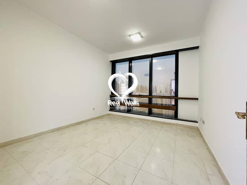 Квартира в улица Аль Наджда, 2 cпальни, 60000 AED - 6382556