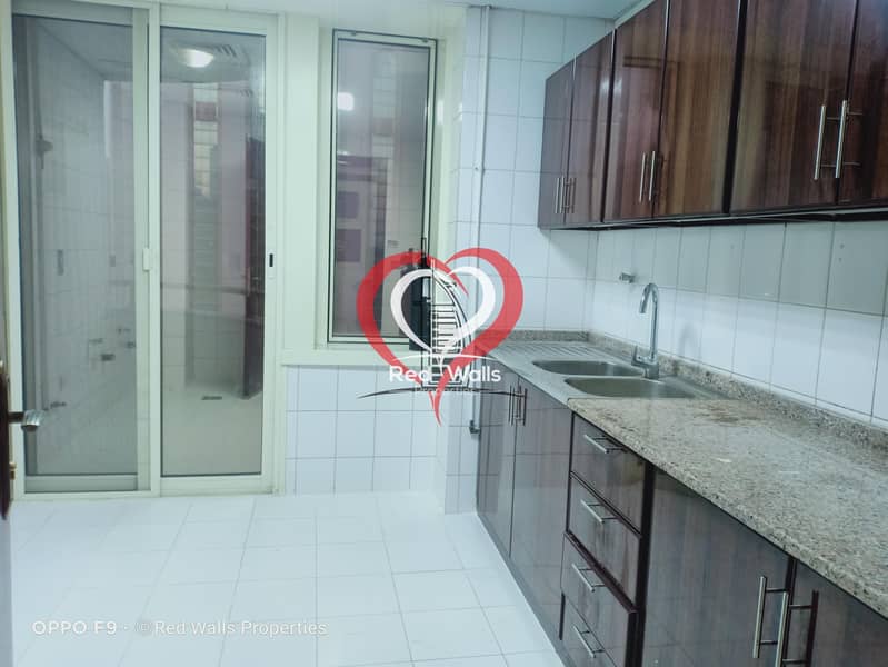 35 Onw Month Free Fabulous 3BR Hall Apartment