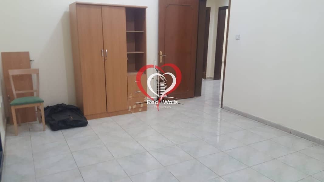 2 Awesome 3 Bedroom Hall Spacious and Clean