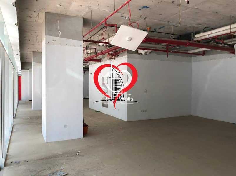 5 GRAB THE RARE OPPORTUNITY TO OWN A WELL ESTABLISHED SHOP SPACE IN THE CENTER OF THE CITY OF ABU DHABI