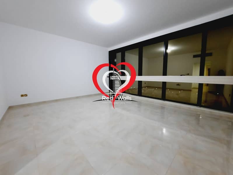 3 MASTER BEDROOMS WITH 4 BATHROOMS 1 LIVING ROOM,MAIDS ROOMS AND BALCONY LOCATED AT KHALIFA STREET CORNICHE SIDE.