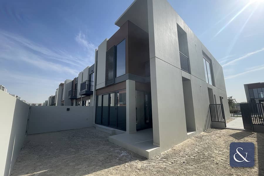 Brand New | End Unit | Single Row | Vacant Brand New | End Unit | Single Row | Vacant