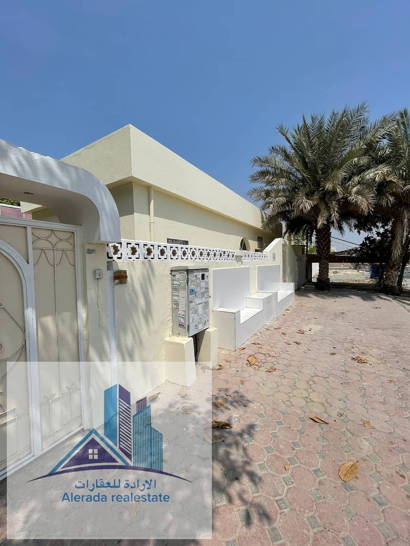 Villa for sale in Ajman, Mushairif area, very special location, very attractive price for Ajman citizens only