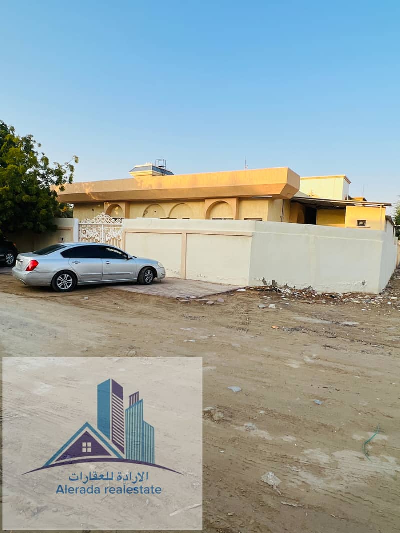 Villa for rent in Ajman, Al Mowaihat, on the main street, second inhabitant