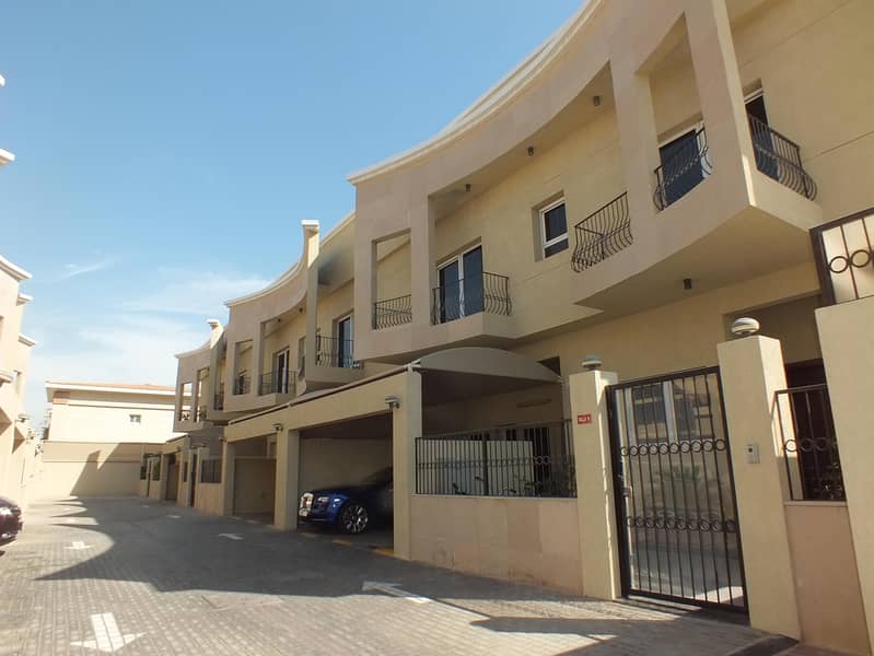 Semi attached 5bhk villa with p. pool  in Jumeirah 1 rent is 275k