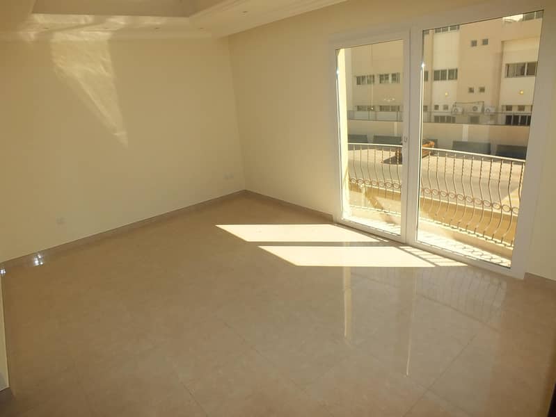 10 Semi attached 5bhk villa with p. pool  in Jumeirah 1 rent is 275k