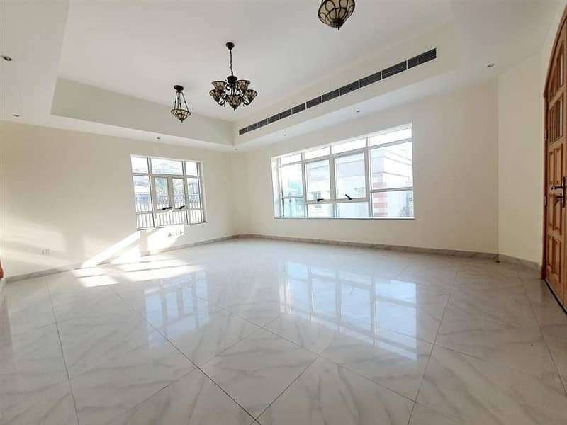 14 compound 5bhk villa in manara with sharing pool rent is 200k