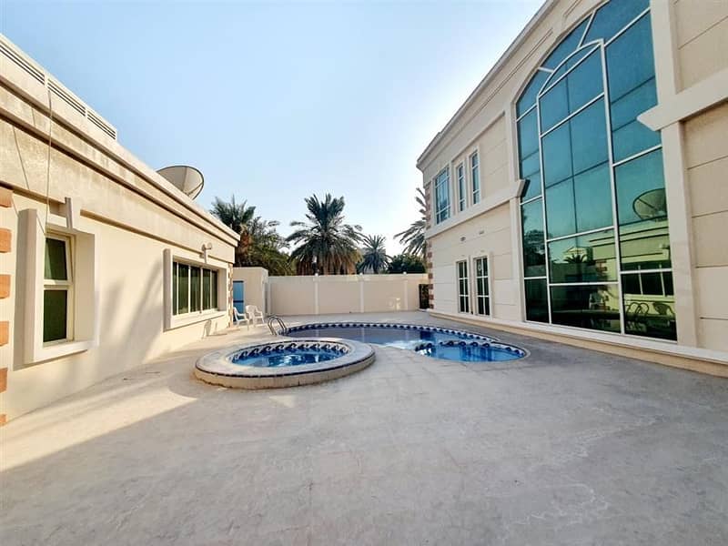 16 compound 5bhk villa in manara with sharing pool rent is 200k