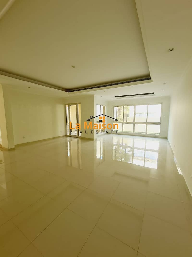 2 semi independent 4bhk villa in Jumeirah 1 rent is 170k