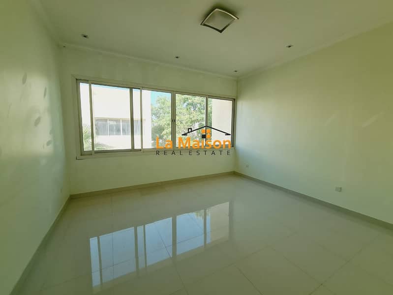 9 semi independent 4bhk villa in Jumeirah 1 rent is 170k