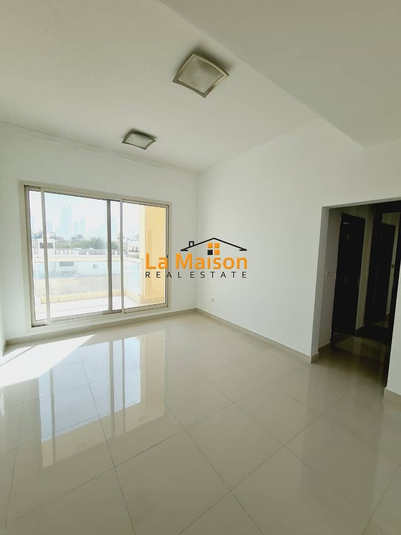 13 semi independent 4bhk villa in Jumeirah 1 rent is 170k