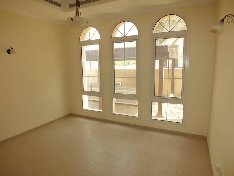 9 High Quality  property  independent 6bhk villa in safa 1 with P . garden  & S. pool rent is 250k