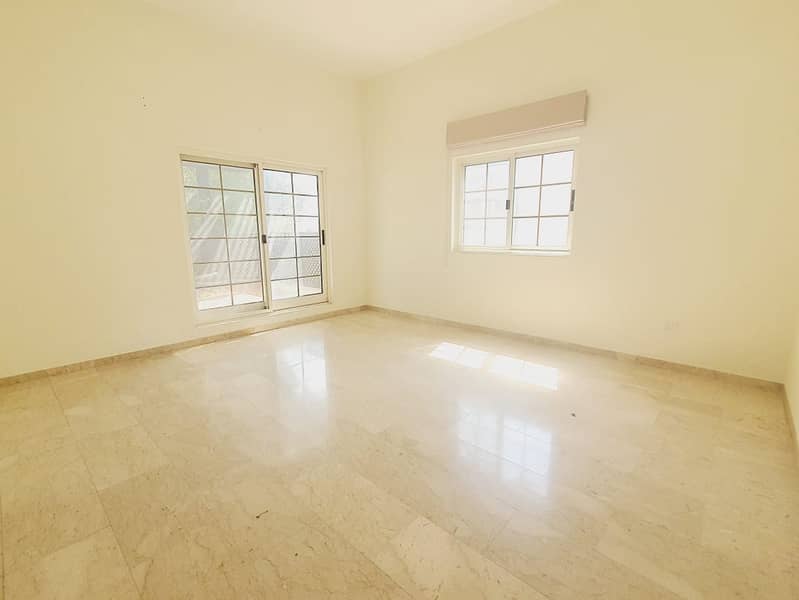 11 INDEPENDENT 5BHK VILLA IN JUMEIRAH 3 WITH PRIVET GARDEN RENT IS 210K