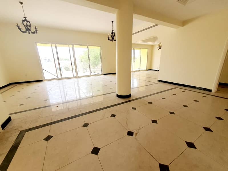 3 independent 4bhk villa with garden in umm suqeim 1 rent is 220k