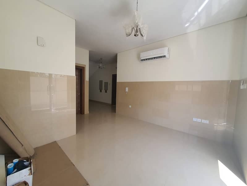 9 umeirah beach road  commercial villa for rent in umm suqaim 1 rent is 350k