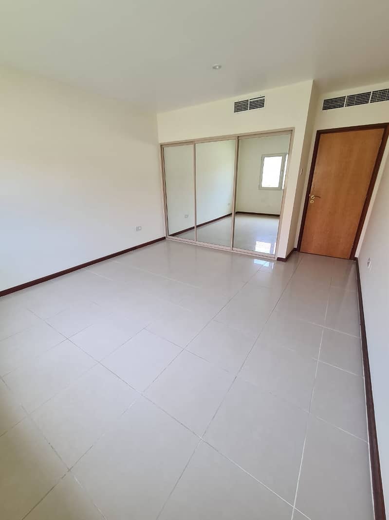 11 upgraded 5bhk compound villa in jumeirah 3 rent is 200k