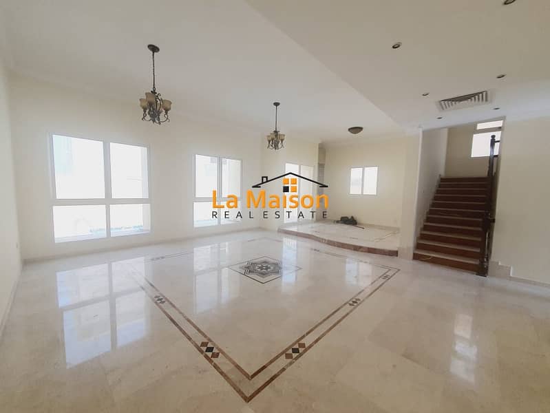 3 independent 4 bhk with private pool and garden & villa in umm suqeim 2 rent is 180k