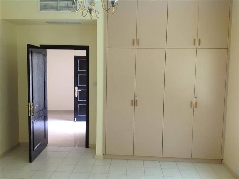 9 Independent 5bhk with study & p. pool and graden in jumeirah 1 rent is 230k