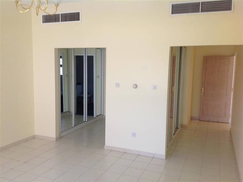 12 Independent 5bhk with study & p. pool and graden in jumeirah 1 rent is 230k