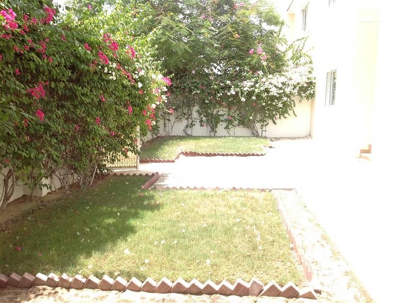 13 Independent 5bhk with study & p. pool and graden in jumeirah 1 rent is 230k