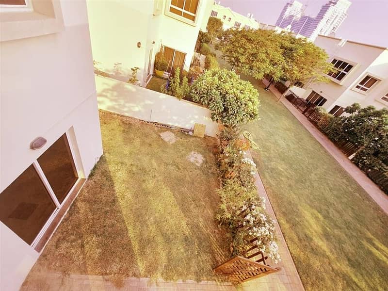 11 compound  5 Bedroom Villa in al jafiliya with p. gardre Rent is 175k