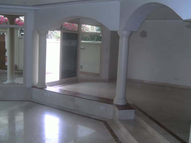 8 Compound 4bhk villa with p . garden s. pool in safa 2 rent is 180k