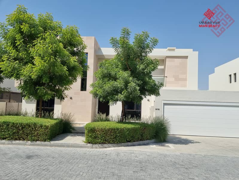 Brand New | Ready to Move| 5 Bedrooms Signature villa for Sale in Nasma Residences
