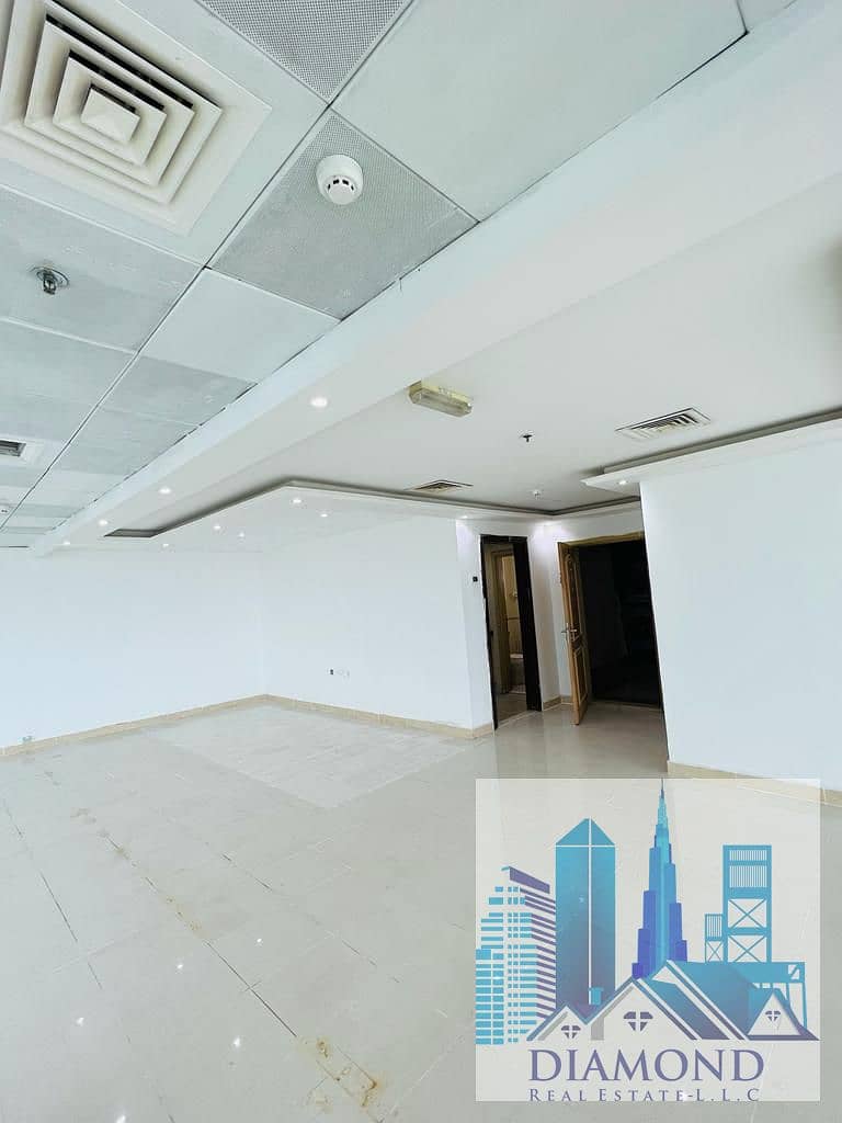 Big size office for rent in horizon tower
