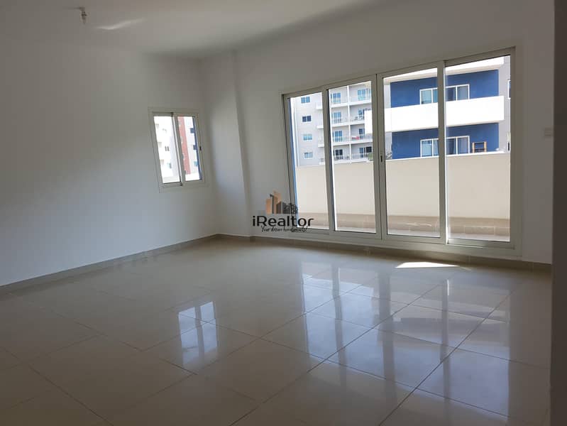 2 Beautiful 3 Bed Closed Kitchen Apartment 980k