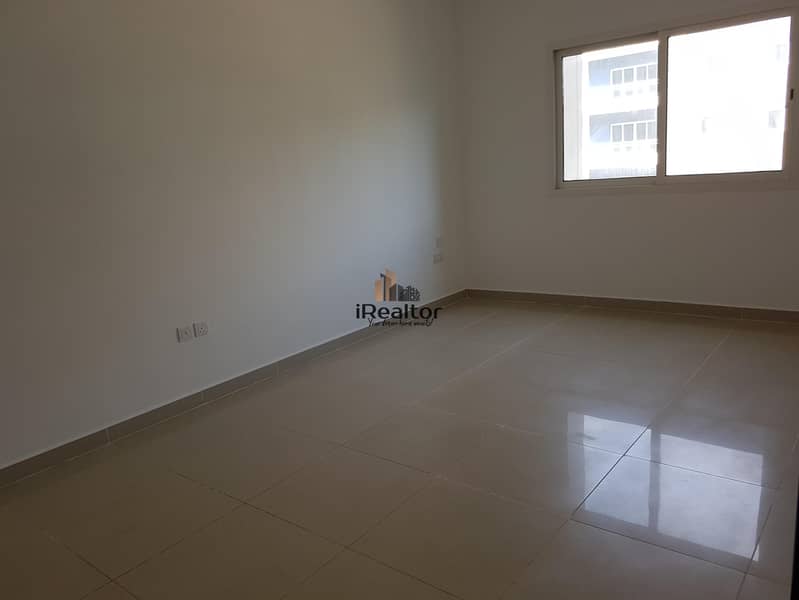 7 Excellent  3 Bed apartment Closed Kitchen 970k