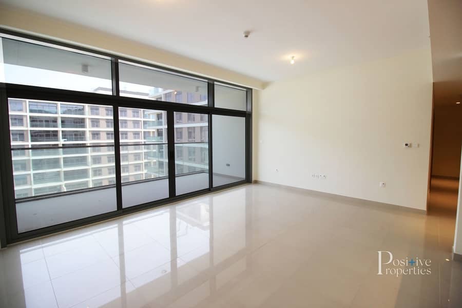 10 2 BEDROOM || POOL VIEW || BALCONY || AVAILABLE