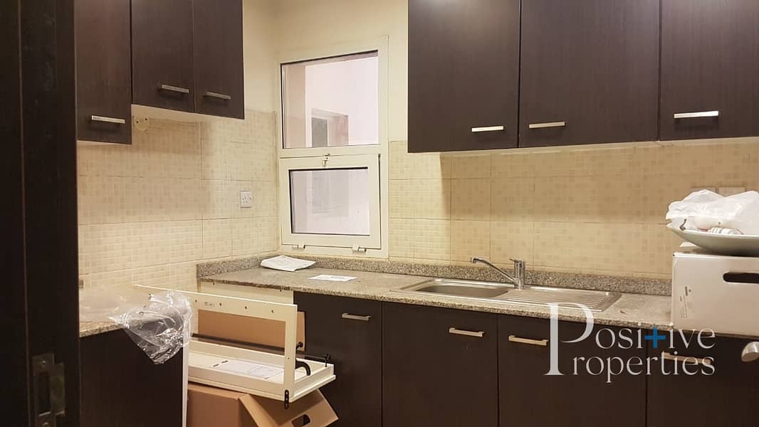4 ONE BEDROOM CLOSED KITCHEN | SEMI FURNISHED