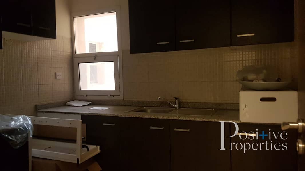 5 ONE BEDROOM CLOSED KITCHEN | SEMI FURNISHED