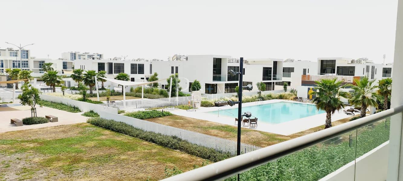 19 FULLY FURNISHED | BRAND NEW | MIDDLE UNIT