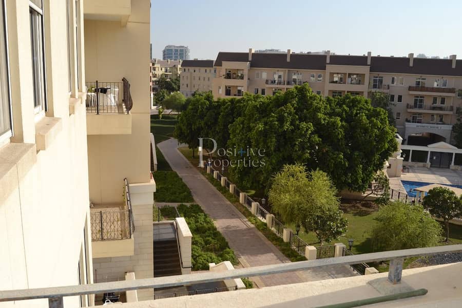 5 WELL MAINTAINED / BRIGHT AND SPECIOUS / POOL AND GARDEN VIEW