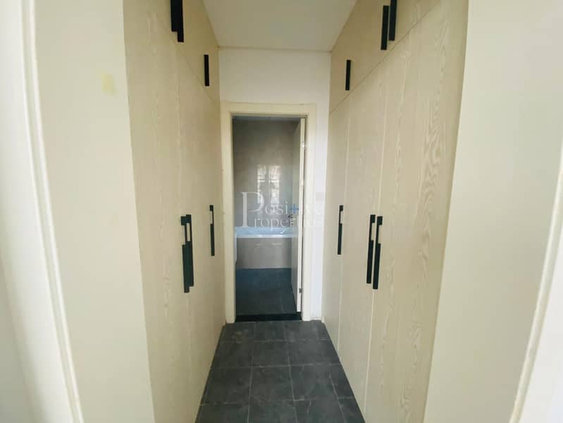 13 Leased  | Private Lift | 4 bed + M | Middle unit