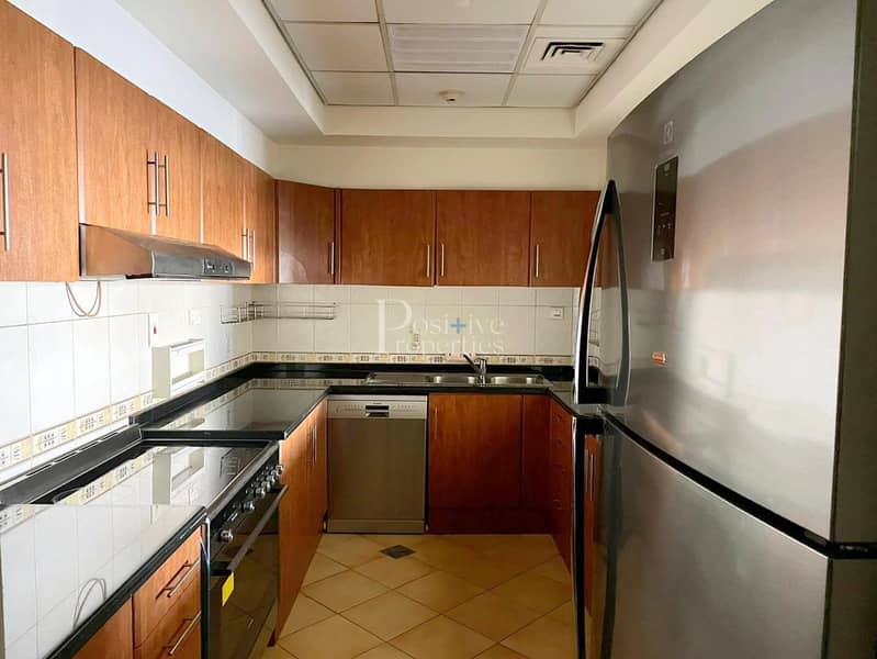 22 Spacious 3 Bed| Best deal | Fully furnished