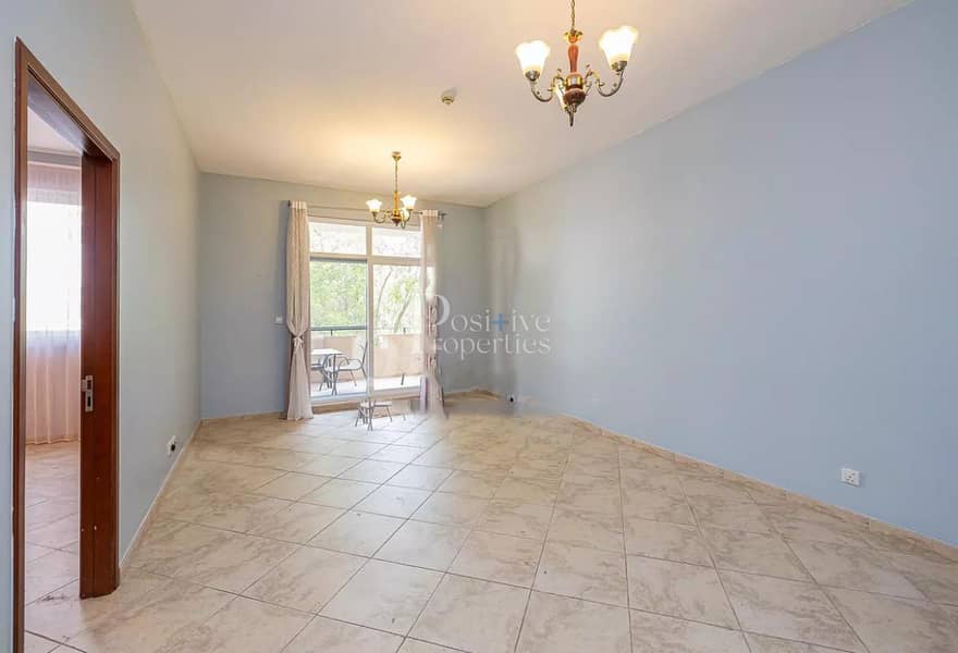 3 UPGRADED | WOODEN FLOORING | POOL VIEW