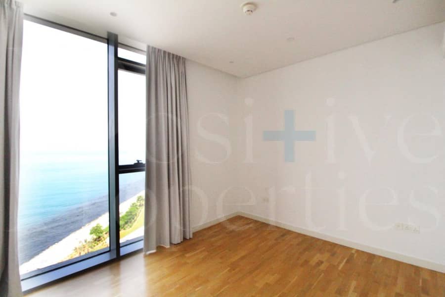 11 Stunning Sea and Sunset Views - 4 Bed - Vacant Now