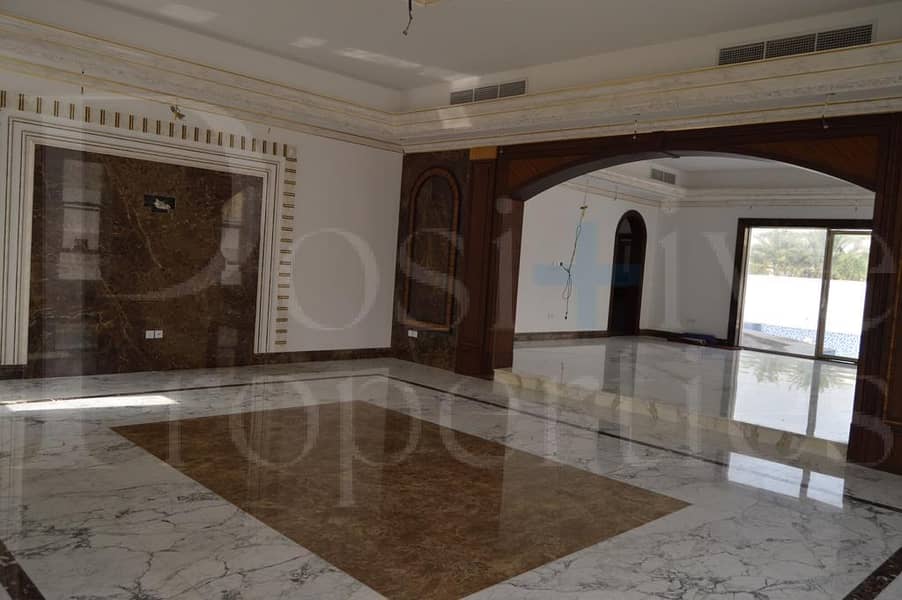 17 Brand New|Luxurious villa|With Pool|Prime Location