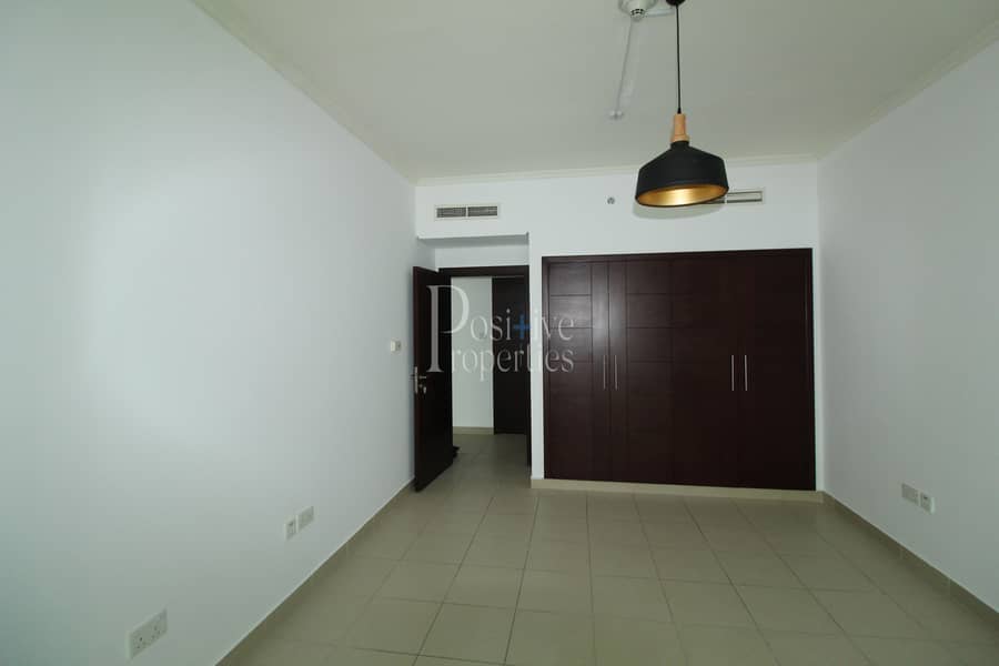 4 Best  Spacious Unfurnished Unit|Book Now!