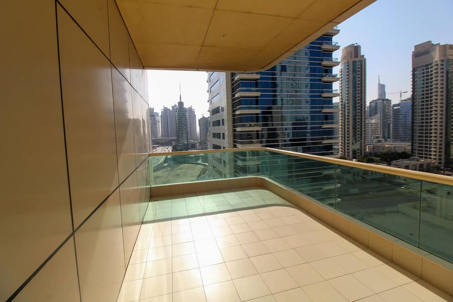 12 SEA VIEW | HUGE BALCONY | CHILLER FREE