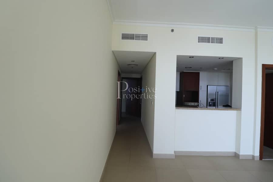 4 HOT PROPERTY!! AMAZINGLY BRIGHT!  HIGH FLOOR WITH SEA VIEW!
