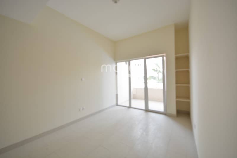 5 VACANT | Bright 2 Bed Duplex plus Maid | 3 Parkings