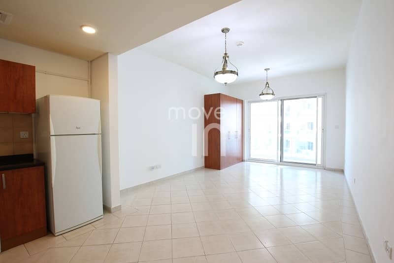 Huge Studio w Balcony & Parking in Crescent B IMPZ