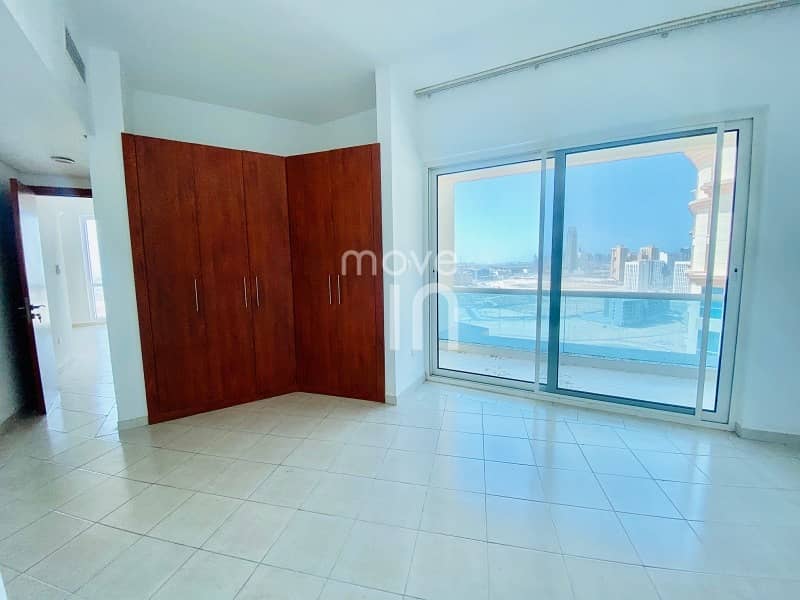 14 Tower A Front Facing Lake View - 2 Bed with Parking