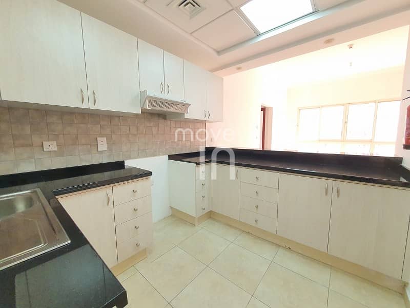 6 investors deal -  canal view no balcony